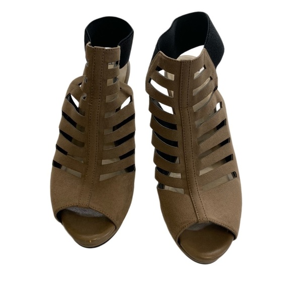 Revolution Heels - Size 10 - Brown NWOT - Picture 6 of 10